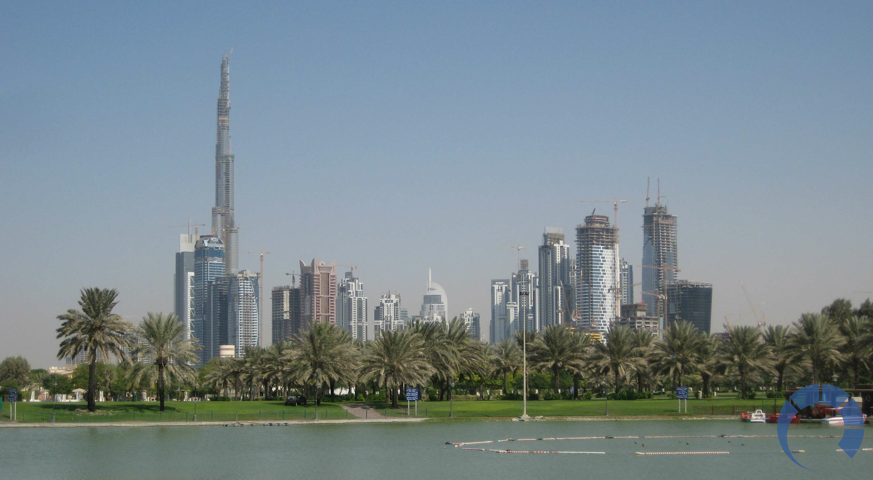 Downtown_Burj_Dubai_and_Business_Bay,_seen_from_Safa_Park