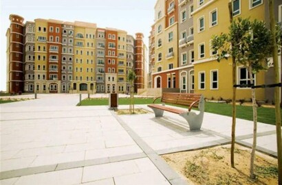 Large U-Type one Bedroom Apartment in Discovery Gardens