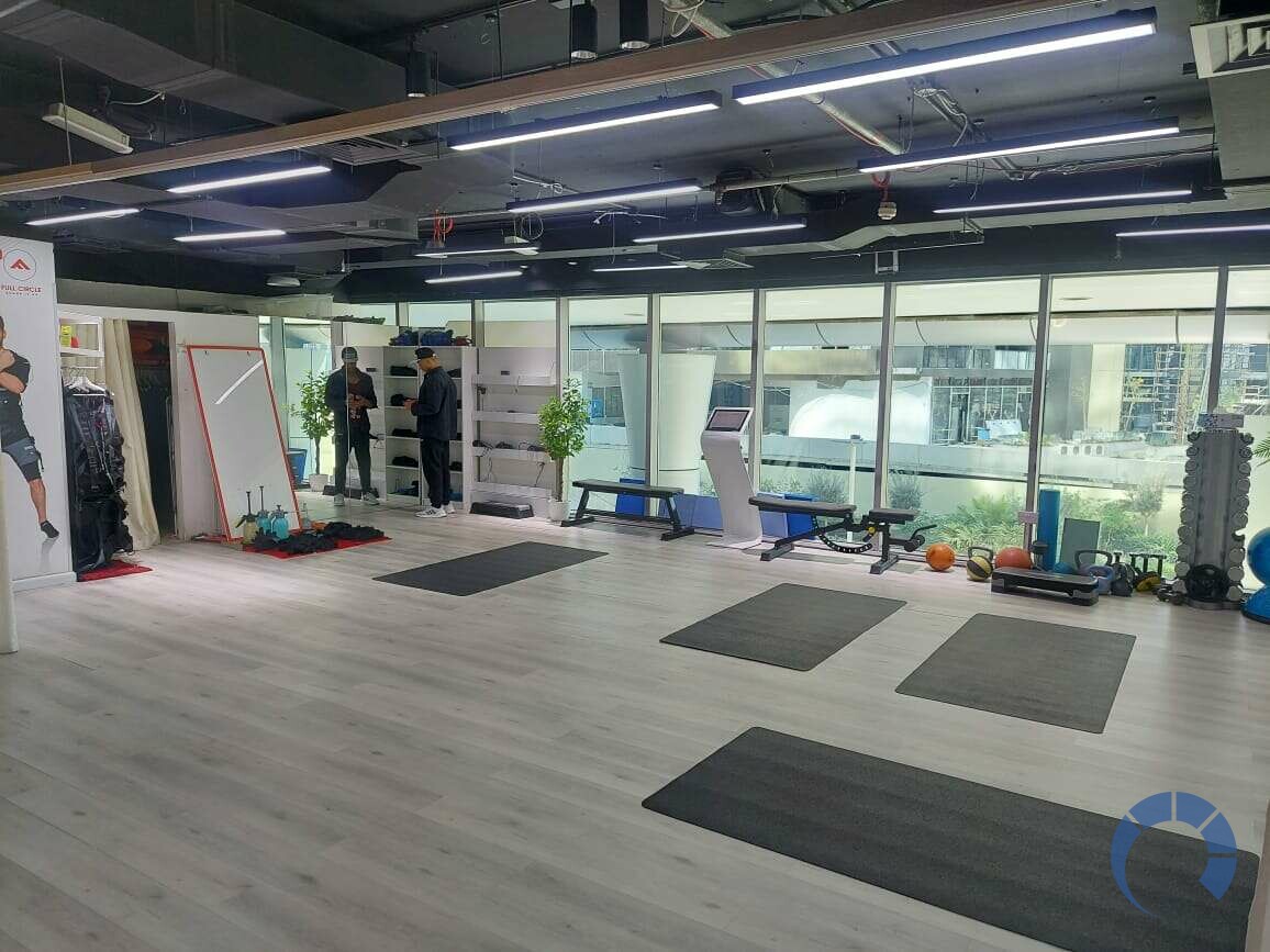 Commercial for SALE in Business Bay, Dubai - Fully Fitted Shop in The Binary Tower, Business bay
